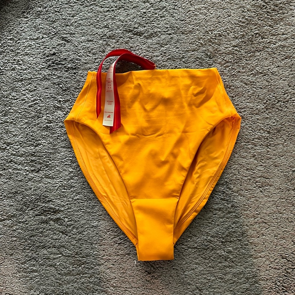 Left on Friday High High Bottom in Marigold